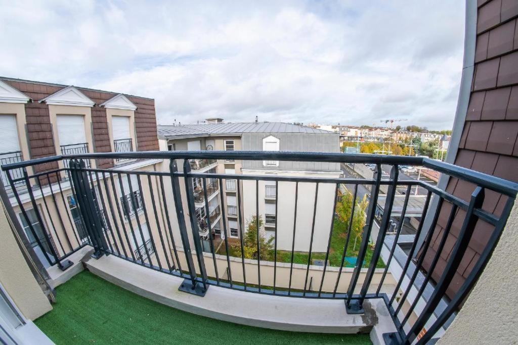 Paris & Disneyland - 2Min From Train Station - Free Private Parking Вилье-сюр-Марн Экстерьер фото
